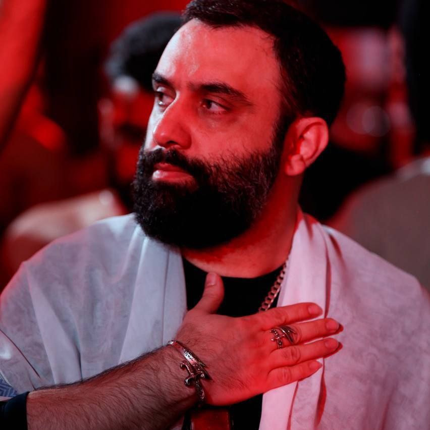 زمینه بعد از اون آتیش دود و خاکستر مادر جواد مقدم